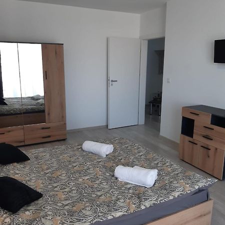 Flor Apartaments Targu Mures Exterior photo